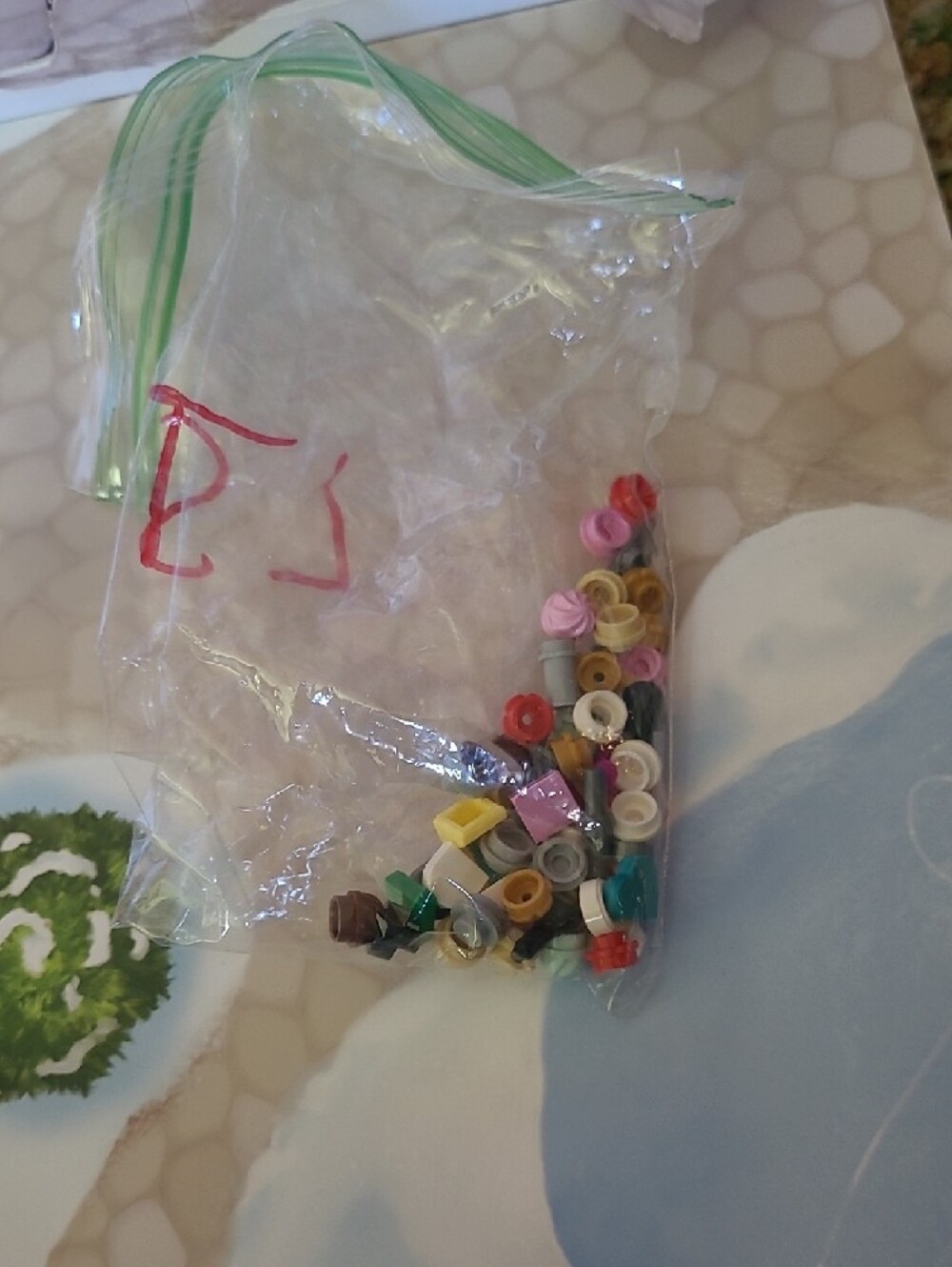 USED-FRIENDS LEGO Advent Calendar, Pieces Included - Picture 4 of 4